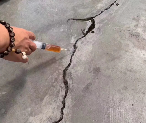 山根镇混凝土裂缝修补技术详解​